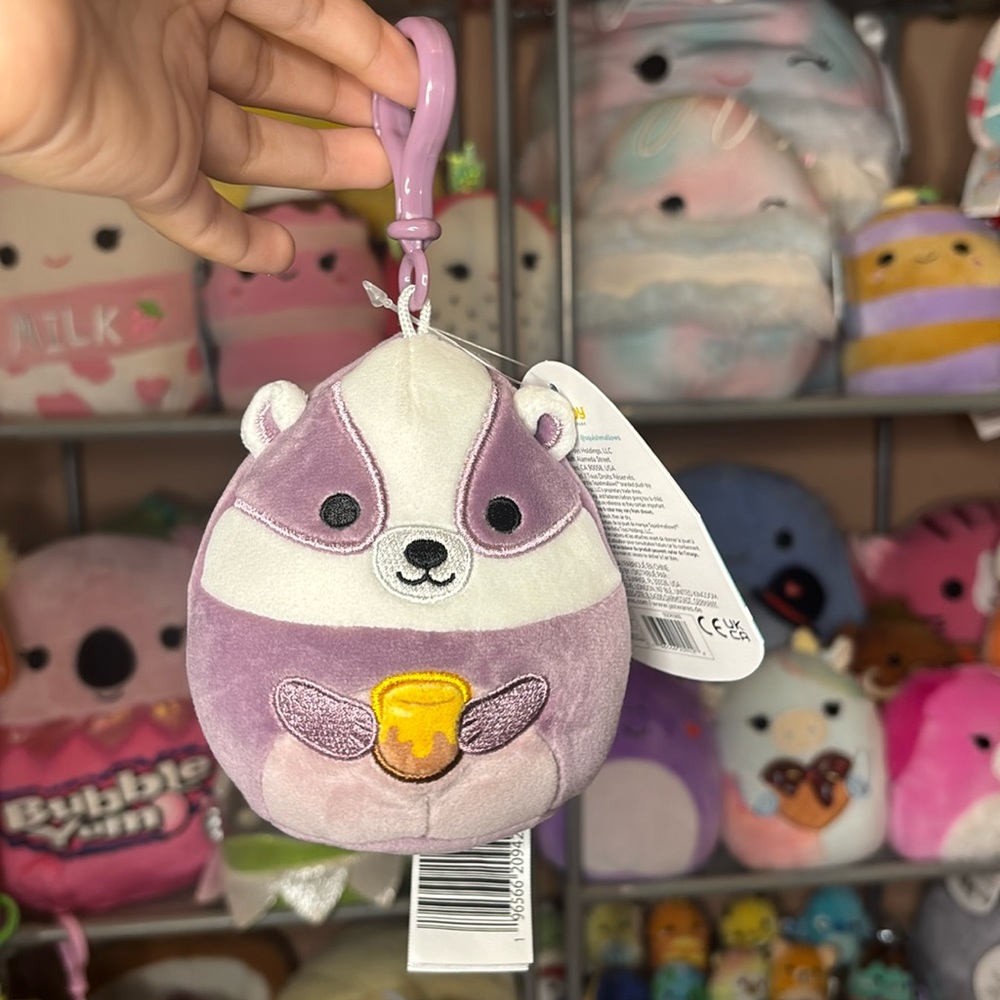 Mita the honey badger Squishmallows Clip NWT